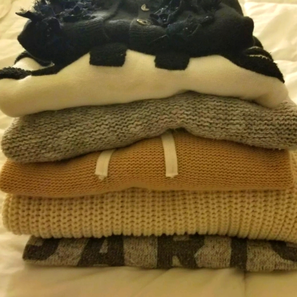 6 sweaters variety. Abercrombie, assorted brands